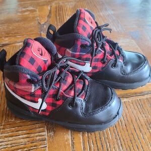 Nike Kids Manoa Buffalo Plaid Toddler Boots, Size 8c